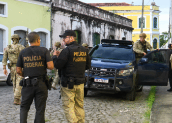 Dentista é presa suspeita de levar celular e drogas para presídio em João Pessoa