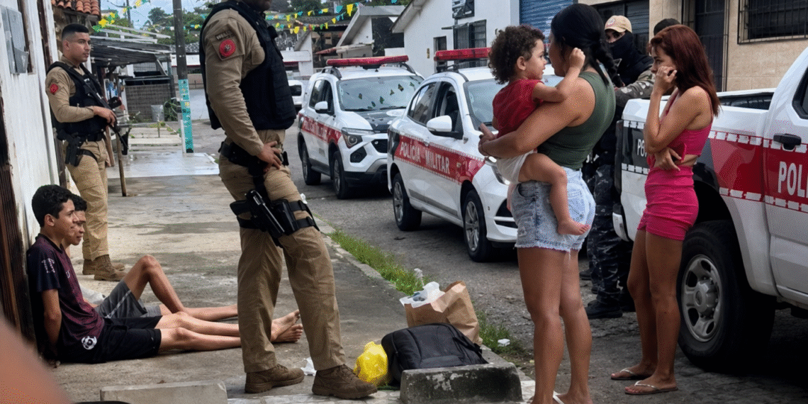 Suspeitos de assaltos são presos com arma de fogo no Cristo Redentor, em João Pessoa