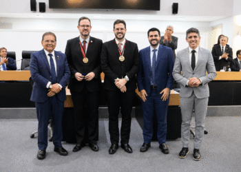 ALPB concede medalha de mérito jurídico aos advogados André Gustavo e Alberto Jorge