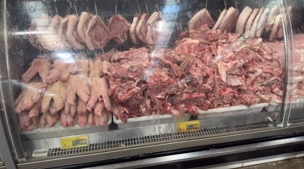 Mais de 750 kg de carnes são apreendidos em supermercado de João Pessoa