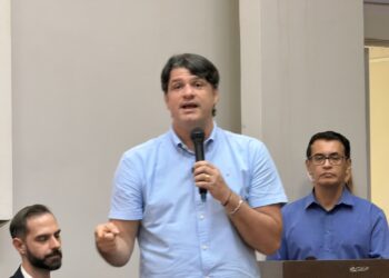 Leo Bezerra anuncia calendário de pagamentos de maio e junho e metade do 13º para servidores de João Pessoa