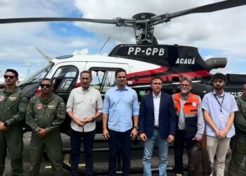 Ministro Waldez Góes e governador Lucas Ribeiro sobrevoam áreas atingidas por chuvas na PB