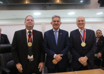 ALPB concede Medalha Epitácio Pessoa aos médicos João Modesto e Tiago Modesto