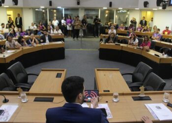 ALPB debate desafios e avanços no tratamento de doenças autoimunes