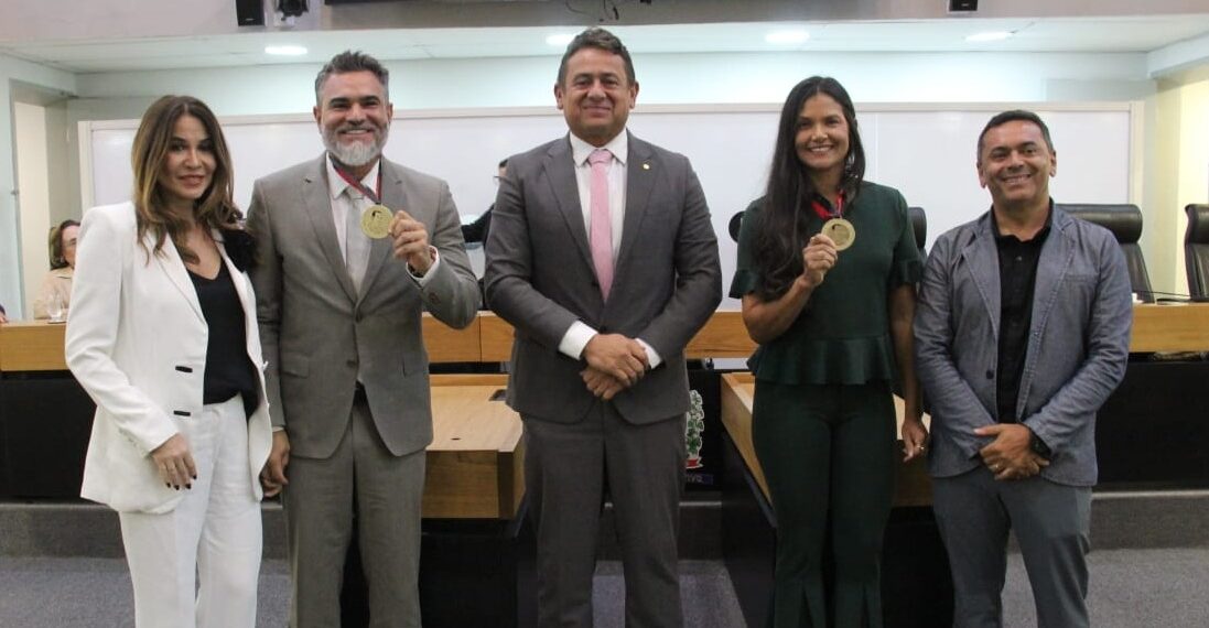ALPB concede Medalha Talento Esportivo aos atletas de tiro prático Radacia Cardoso e Hipólito Machado