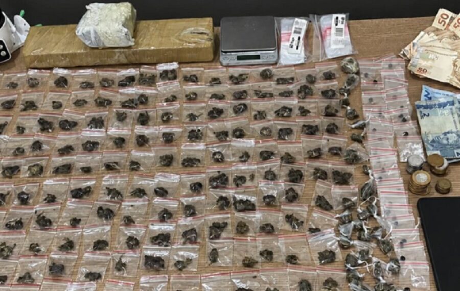 Polícia Militar detém trio suspeito de tráfico de drogas em Campina Grande