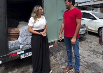 Empresário doa 400 cobertores para vítimas da enchente em Santa Rita após cheia do Rio Paraíba