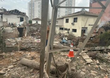 Três pessoas são resgatadas com vida de explosão no Jaguaré, zona oeste de SP