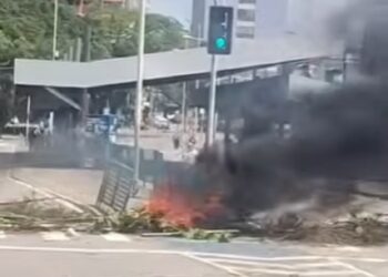 Ambulantes protestam no Centro de João Pessoa após apreensão de equipamentos pela Sedurb