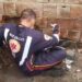 Bebê é resgatado após ser abandonado entre duas casas em Alhandra