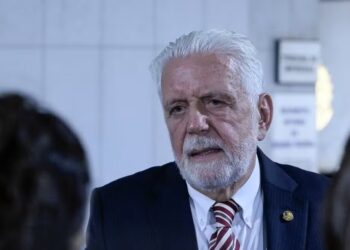 Urgente: Jaques Wagner pede para sair da liderança do Senado após operação da PF