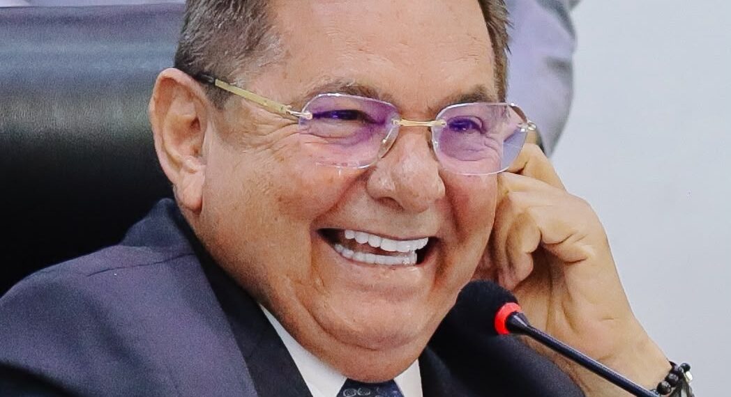 Adriano Galdino vê João Azevêdo como favorito, mas prevê disputa acirrada ao Senado em 2026