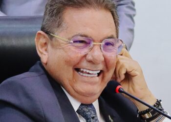 Adriano Galdino vê João Azevêdo como favorito, mas prevê disputa acirrada ao Senado em 2026