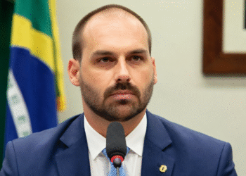 STF condena Eduardo Bolsonaro a quatro anos de prisão por atuar nos EUA para tentar coagir ministros