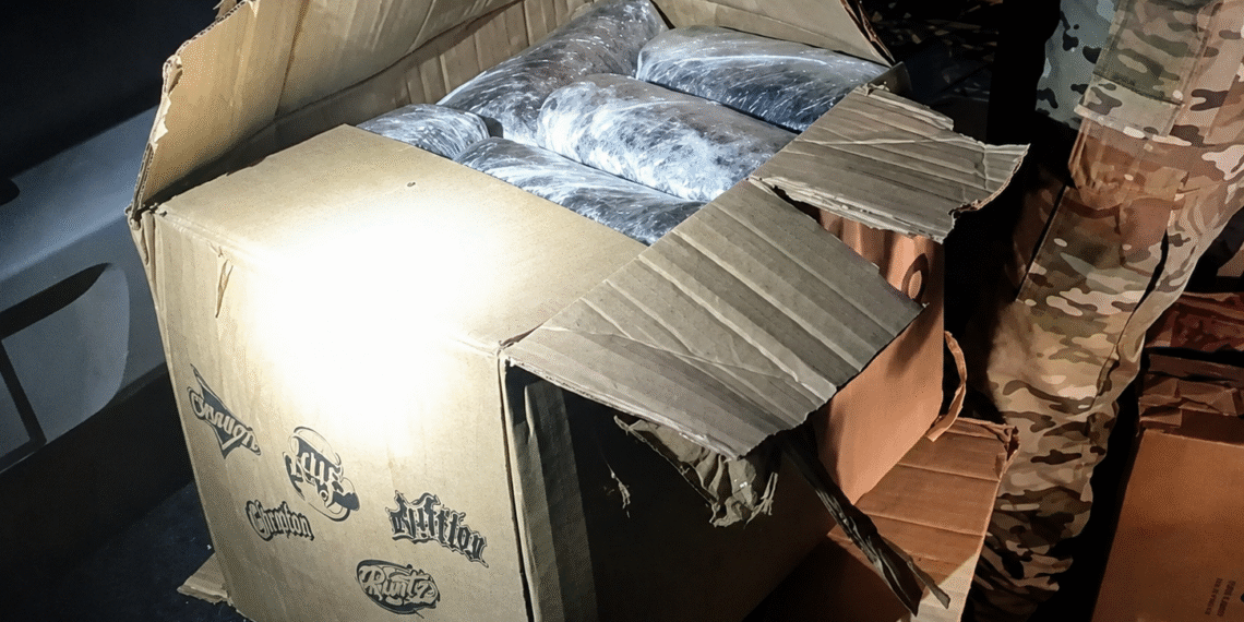 Carga com mais de 26 kg de maconha é apreendida durante fiscalização da PRF na BR-101