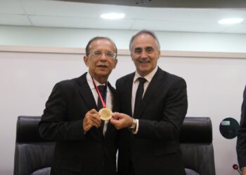 ALPB concede medalha de mérito ao jornalista Hermes de Luna