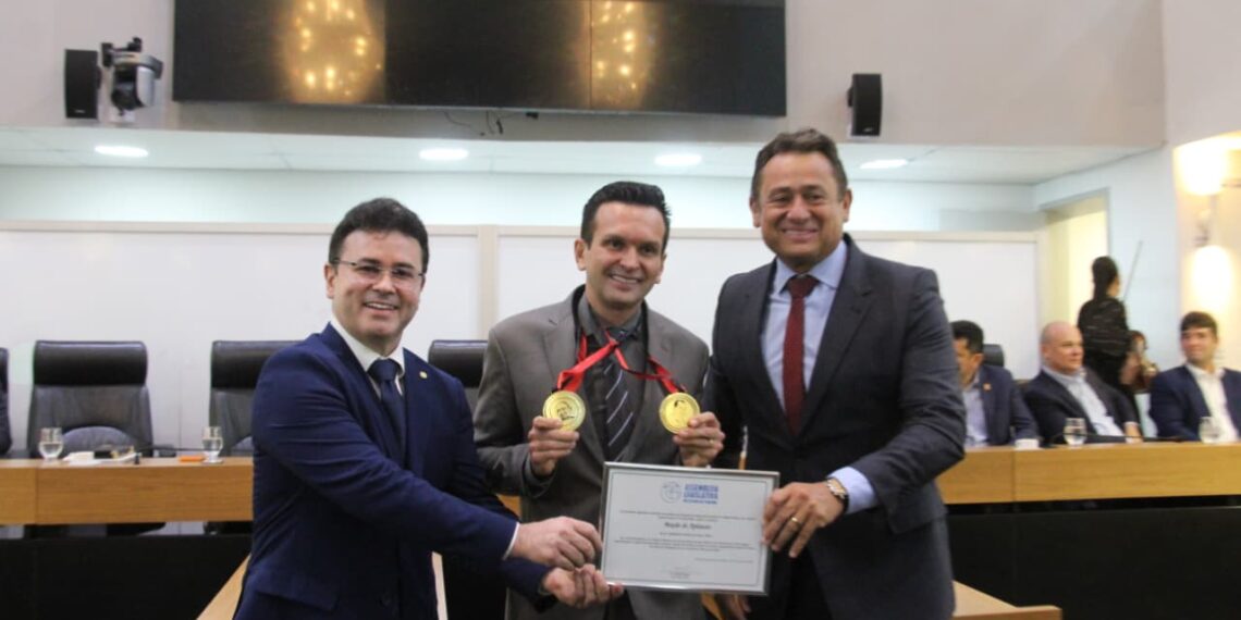 ALPB concede comenda talento esportivo a Adalberto Neto, primeiro paraibano a escalar o Monte Everest