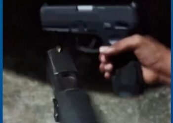 Supostos criminosos exibem armas e fazem queima de fogos em comunidade de Cabedelo