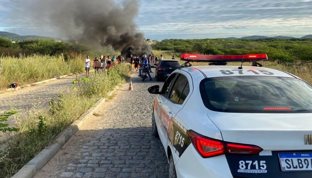 Patoense em Fúria: População Sai às Ruas Contra Caos Administrativo e Culpa Ex-prefeito Nabor Wanderley