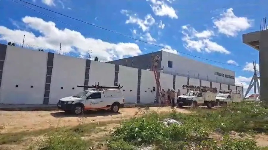 Cinco pessoas são presas suspeitas de furtar energia com ligações irregulares, em São Bento