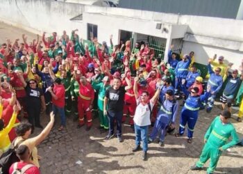 Trabalhadores da limpeza urbana de João Pessoa suspendem greve após acordo com empresas