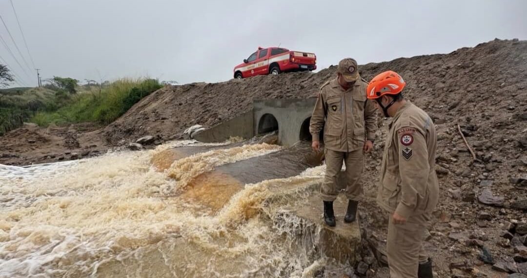 Em acidente grave na BR-230, homem é ejetado do veículo e morre no local