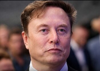 Elon Musk se torna o primeiro trilionário da história, aponta levantamento