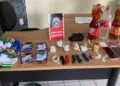 Suspeitos são detidos ao tentar arremessar drogas e outros objetos para dentro de Colônia Penal em Sousa