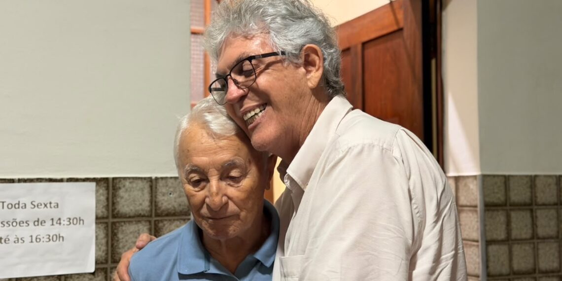 Ricardo Coutinho visita Frei Anastácio no Convento Ipuarana, em Lagoa Seca, e destaca recuperação do ex-deputado