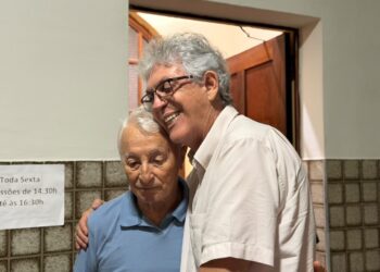 Ricardo Coutinho visita Frei Anastácio no Convento Ipuarana, em Lagoa Seca, e destaca recuperação do ex-deputado
