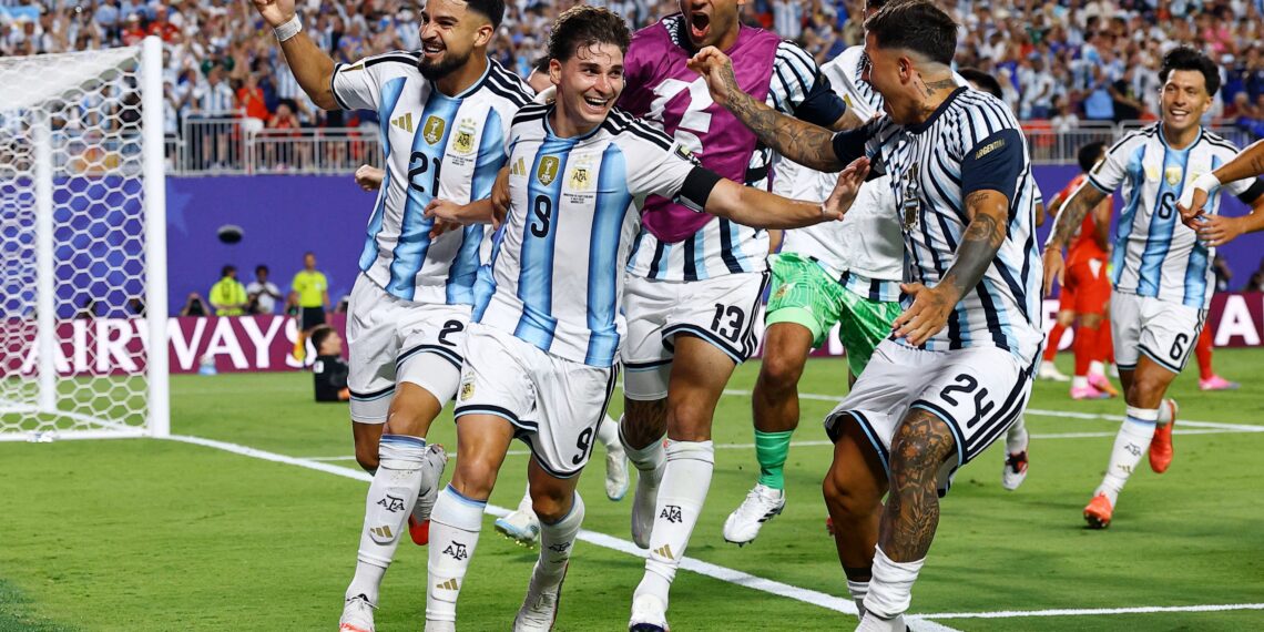 Em jogo dramático, Argentina vence Suíça na prorrogação e vai à semifinal da Copa