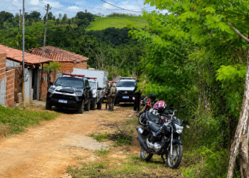 Adolescente de 14 anos é encontrado morto com marcas de tiros e espancamento em Alhandra