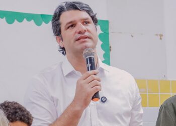 Prefeito Léo Bezerra sobe o tom, mira o Estado e “detona” a Cagepa