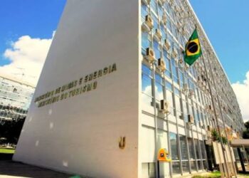 Ministério do Turismo suspende repasses federais durante período eleitoral