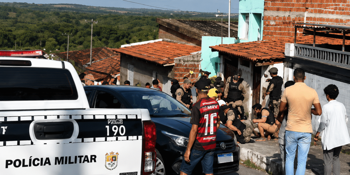 Polícia Militar realiza megaoperação contra roubos, furtos e tráfico no Centro de João Pessoa