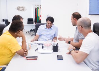 Leo Bezerra assina termo de posse de terreno que abrigará a ‘Casa da Orla’ em João Pessoa