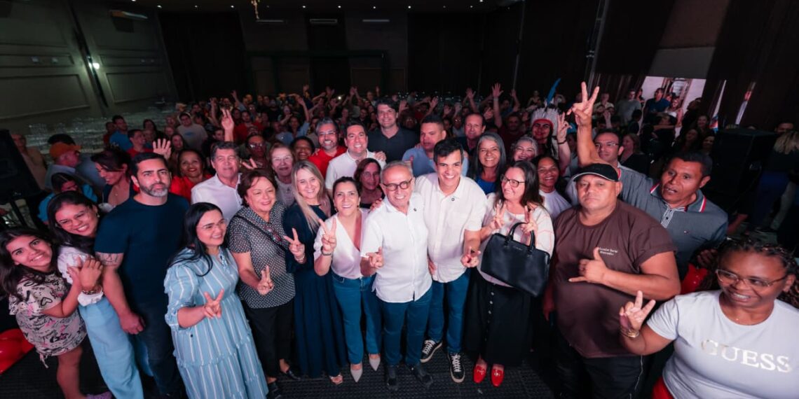 Cícero Lucena reforça base com adesão do presidente da Câmara de Itatuba