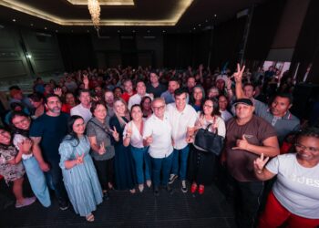 Cícero Lucena reforça base com adesão do presidente da Câmara de Itatuba