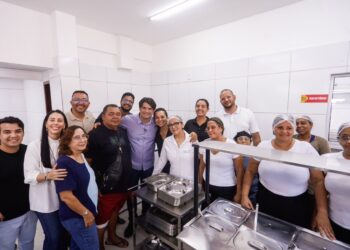 Leo Bezerra entrega Cozinha Comunitária do Timbó para reforçar o programa ‘Bora Comer’, com mais de 10 mil refeições diárias