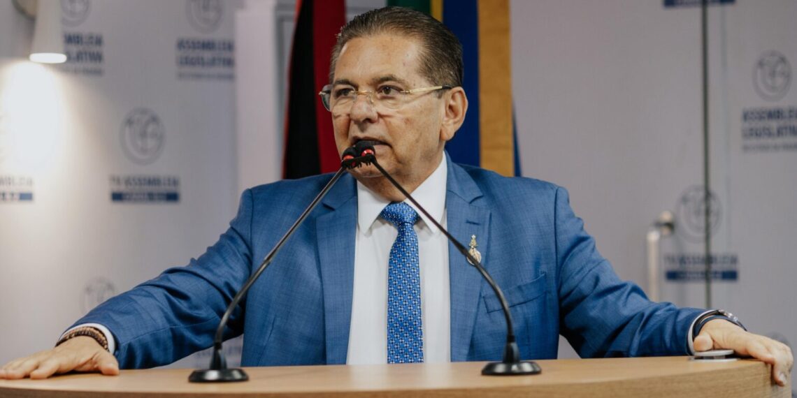 R$ 225,5 milhões em emendas: Adriano Galdino convoca deputados para votar LDO na próxima terça