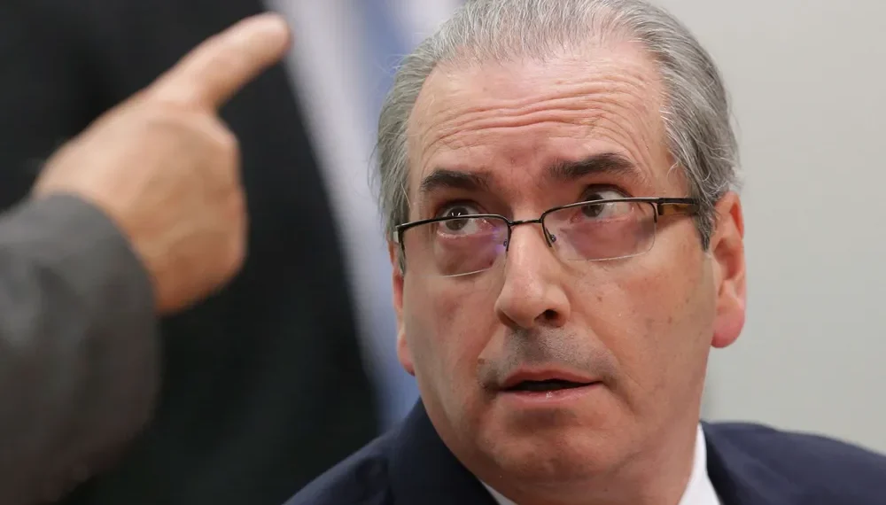 Dino cita indicação de emendas por Eduardo Cunha mesmo sem mandato e manda bloquear R$ 6 milhões
