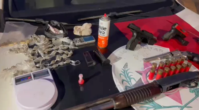 Operação da PM apreende armas, drogas e prende quatro suspeitos em Bayeux