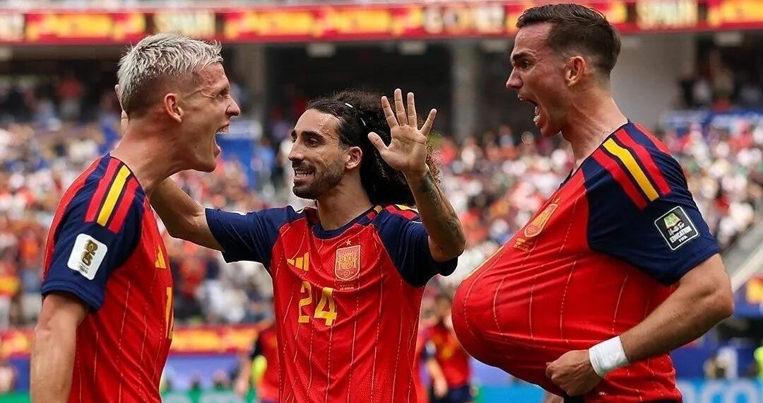 Com falha de goleiro, Espanha vence a Bélgica e vai à semifinal da Copa