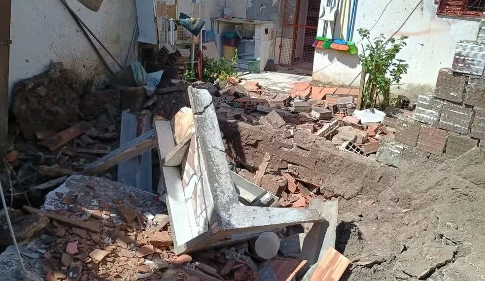 Idoso é arremessado e fica gravemente ferido após explosão durante limpeza de fossa em João Pessoa