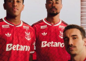 Flamengo apresenta terceira camisa de 2026 com design retrô e provoca reação nas redes