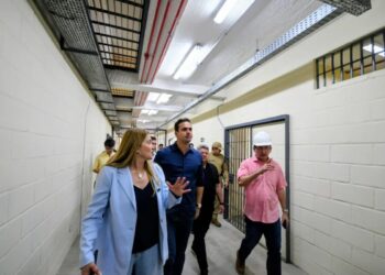 Governador Lucas Ribeiro visita obras do Complexo Penitenciário de Gurinhém, em fase final de execução