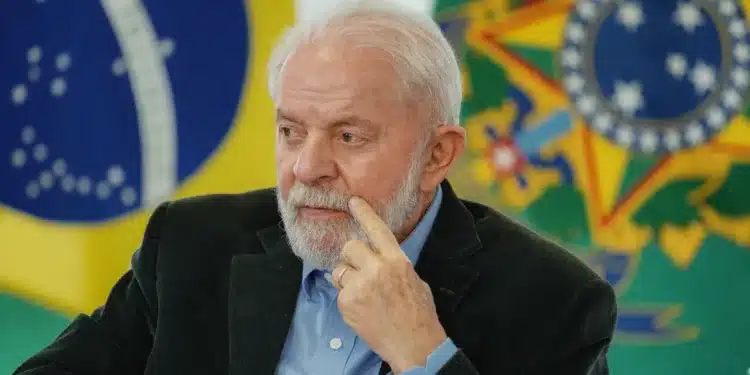 Multidão de mendigos quase dobra durante atual governo Lula