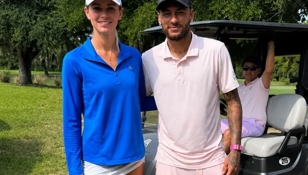 Após eliminação na Copa do Mundo, Neymar é visto com fãs em campo de golfe nos EUA