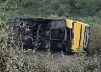 Ônibus com romeiros tomba no Ceará; duas pessoas morreram