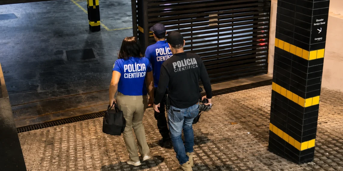 Menor suspeito de matar homem em hotel se apresenta e alega extorsão